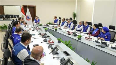 وزير الصحة يترأس غرفة الطوارئ لمتابعة خطة التأمين الطبي لاحتفالات عيد الفطر