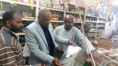 محافظ أسوان يشدد على تكثيف جهود الرقابة التموينية على الأسواق