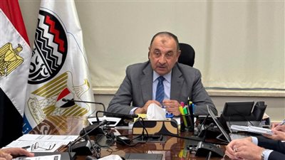وزير قطاع الأعمال العام يعقد اجتماعًا لمتابعة إجراءات الاستغلال الأمثل لمبنى 