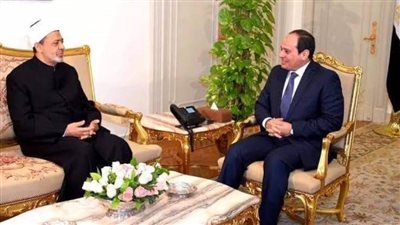 الرئيس السيسي يجري اتصالًا هاتفيًا بشيخ الأزهر للاطمئنان على صحته