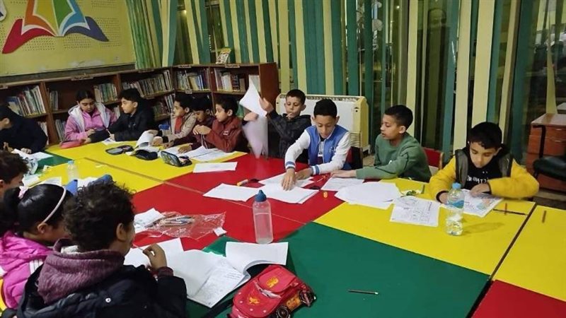 الأطفال خلال شرح