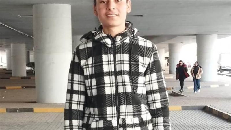 الطالب الفائز بالمركز