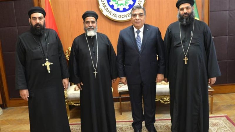 الوفد الكنسي ومحافظ