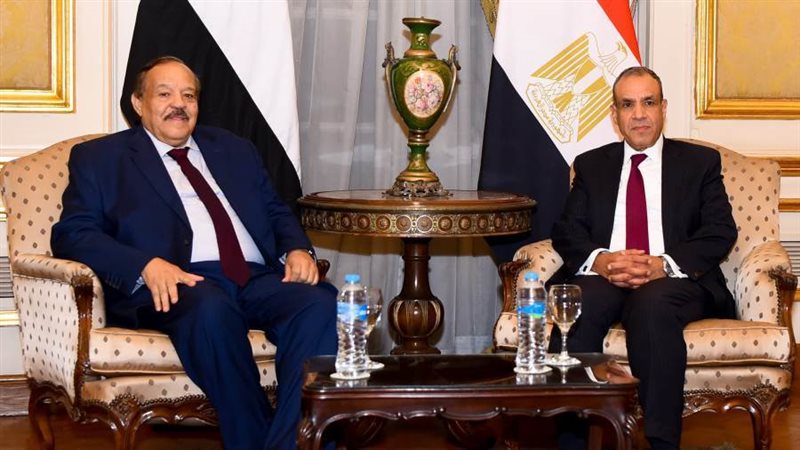 وزير الخارجية والهجرة