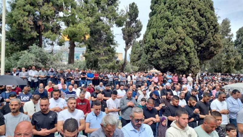 صلاة الجمعة في المسجد