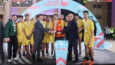 لحصولهم على بطولة كأس مصر بمشاركة 450 فريقا.. محافظ البحيرة تهنئ فريق شباب دمنهور للكرة الشراب