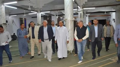 محافظ الوادي الجديد يدعم تطوير مسجد «الزهور» بالداخلة ويبحث احتياجات أهالي بلاط