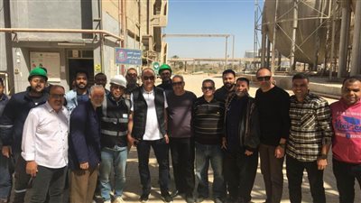 وزير قطاع الأعمال العام يتفقد شركة النصر للأسمدة بالسويس