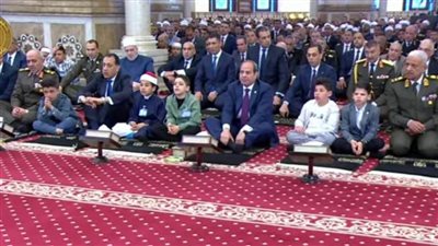 بتشريف الرئيس السيسي.. وزير الأوقاف يؤدي صلاة عيد الفطر المبارك في مسجد المشير