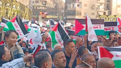 وقفة تضامنية حاشدة رفضًا للتهجير ودعمًا للفلسطينيين عقب صلاة عيد الفطر 