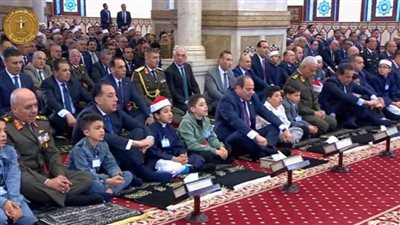 عاجل| نسل الشهداء في حضن الوطن.. الرئيس يكرم اسرهم ويحتفل مع اطفالهم 