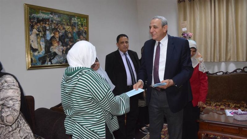 محافظ الغربية خلال