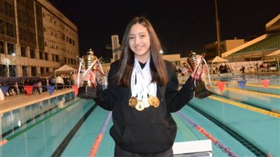 يارا خالد نجمة جديدة تسطع في عالم السباحة المصرية