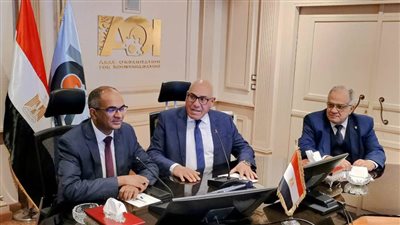 نائب وزير الإسكان ورئيس الهيئة العربية للتصنيع يتابعان موقف تنفيذ مشروعات مياه الشرب والصرف الصحي بالمبادرة الرئاسية 