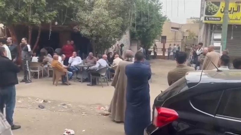 الأهالى فى انتظار