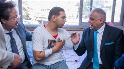  بالصور.. رئيس جامعة طنطا يتفقد المستشفى الجامعي ويطمئن على حالة مصاب السيرك