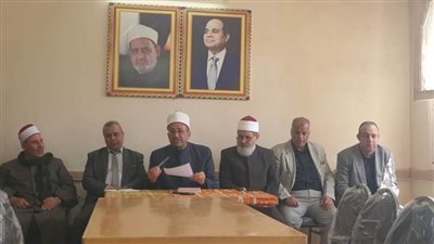  بالصور.. رئيس المنطقة الأزهرية بالغربية يناقش الاستعدادات للامتحانات