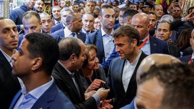 الرئيس السيسي يصطحب نظيره الفرنسي ماكرون في جولة بالقاهرة