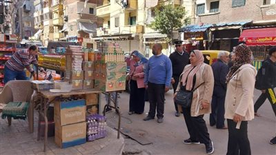 رئيس حي غرب تقود حملة بمينا البصل بالإسكندرية لإزالة الإشغالات