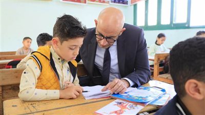 وزير التعليم يشدد على دقة تسجيل درجات التقييم بشفافية ونزاهة