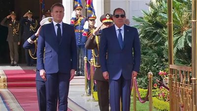عاجل.. الرئيس السيسي يستقبل نظيره الفرنسي في قصر الاتحادية