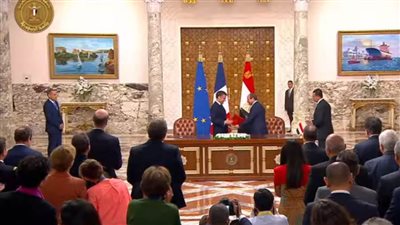 عاجل.. السيسي وماكرون يوقعان الإعلان المشترك لترفيع العلاقات إلى مستوى الشراكة الاستراتيجية