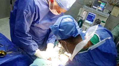 نجاح جراحة دقيقة استمرت 7 ساعات لمصاب بقطع كامل للعضلات بالقناة الشرجية بالدقهلية 