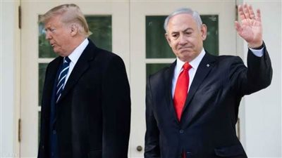 عاجل.. ونتنياهو يجلس بجانبه 