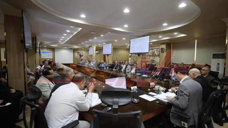 خلال الإجتماع