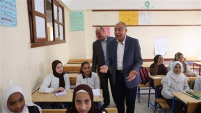 محافظ المنيا يتفقد مدرسة العباسية للتعليم الأساسي بمركز مغاغة