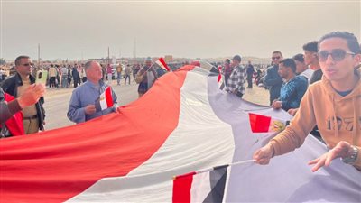 الأحزاب: زيارة السيسي وماكرون للعريش واحتشاد المصريين رسالة للعالم بالموقف الصلب الرافض للتهجير