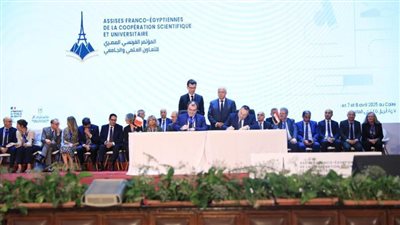 رئيس جامعة الإسكندرية يوقع خمسة بروتوكولات تعاون مع جامعات فرنسية