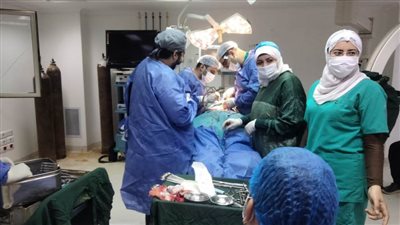 بالصور.. إنجاز طبي غير مسبوق.. أول جراحة دقيقة بالعمود الفقري في مستشفى زفتى بالغربية