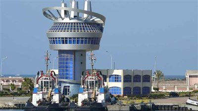 ميناء دمياط ينجح في تصدير أول شحنة حديد 