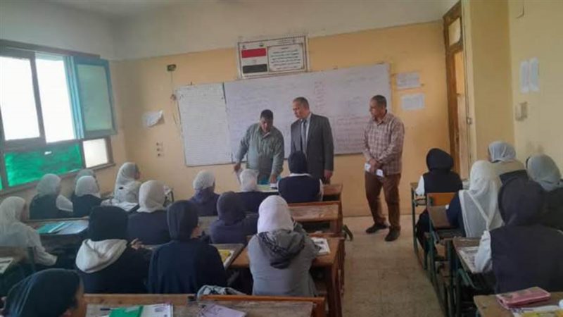 تفقد المدارس