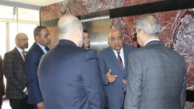 وزير الكهرباء يستعرض استراتيجية شركة 