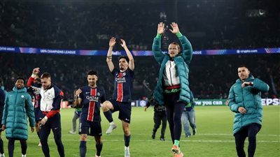 باريس يكتسح أستون فيلا ويضع قدمًا في نصف نهائي الأبطال