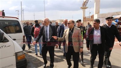 محافظ كفر الشيخ يتفقد مجمع المواقف لمتابعة تطبيق التعريفة الجديدة