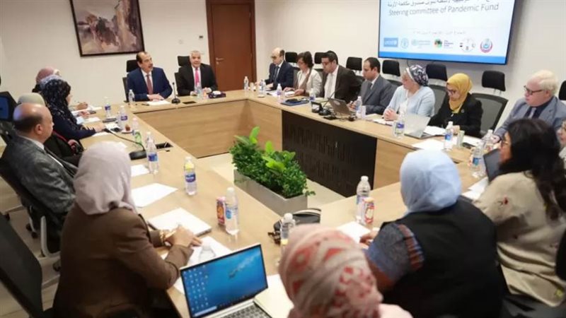 ئب وزير الصحة يناقش