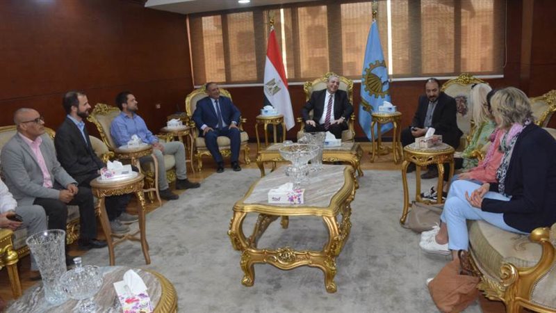 محافظ الغربية خلال