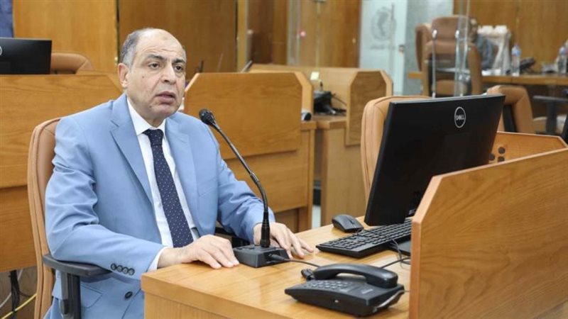 محافظ المنيا خلال