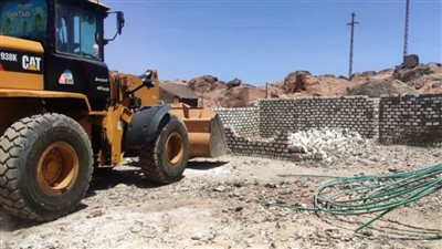 محافظ أسوان يتابع إزالة 57 حالة تعد بمساحة 25 ألفًا و335م