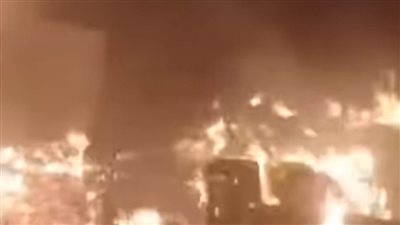 الحماية المدنية بالشرقية تدفع بـ10سيارات إطفاء للسيطرة على حريق مستودع أنابيب 