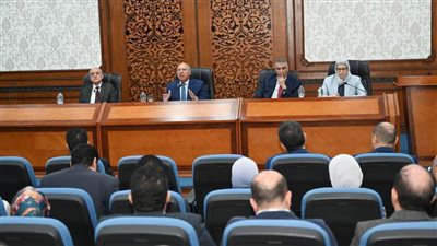 الوزير يبحث تحديات المناطق الصناعية بالمحافظتين وسبل حلها