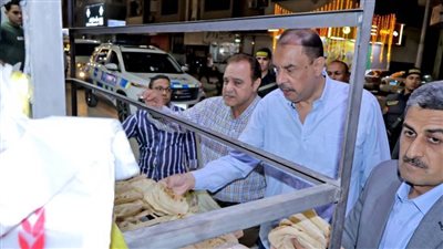 محافظ سوهاج يفاجئ المطاعم والمخابز للتأكد من استقرار الأسعار 