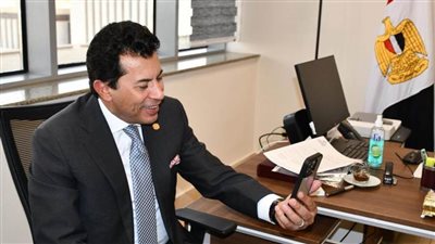 وزير الشباب والرياضة يهنئ محمود السيد بعد تتويجه بذهبية سيف المبارزة في بطولة العالم للناشئين