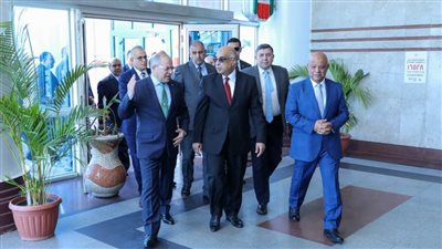 محافظ الإسكندرية يتابع أعمال تطوير المراكز التكنولوجية بالأحياء في إطار تحسين الخدمات المقدمة للمواطنين