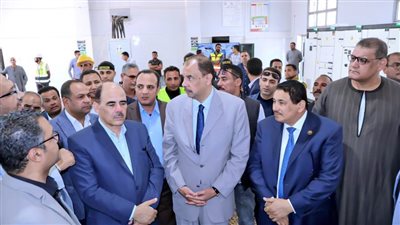 محافظ سوهاج يُطلق إشارة بدء تجارب التشغيل لمشروعي معالجة الصرف الصحي بساقلتة