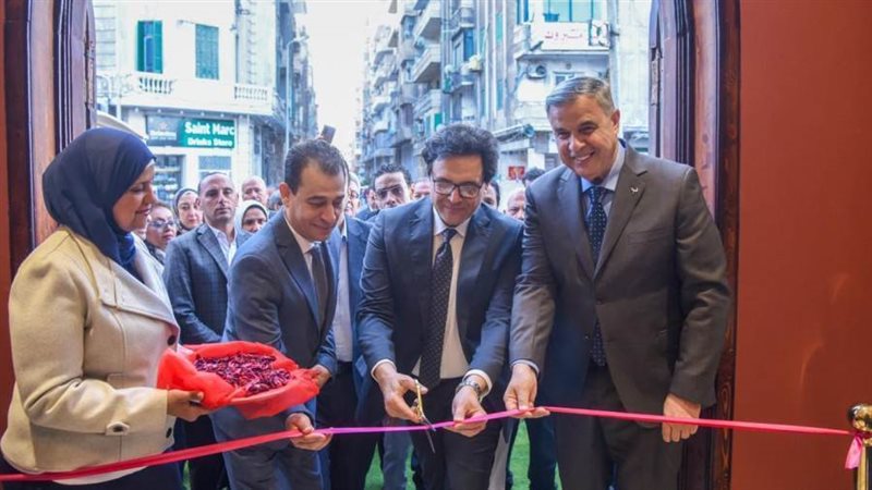 وزير الثقافة ومحافظ