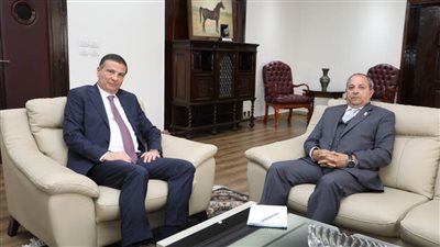 وزير الزراعة يبحث مع محافظ بورسعيد ملف تقنين الأراضي وتعزيز الخدمات البيطرية والارشاد والتنمية الزراعية في المحافظة